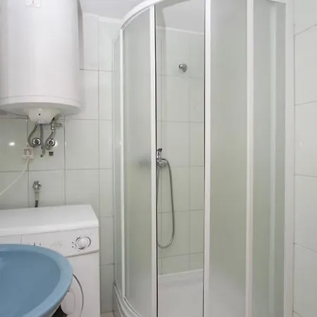 Lucija - One Bedroom With Terrace شقة